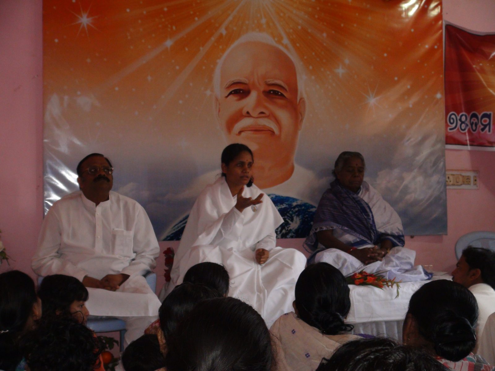 Murli with Padmashree Tulsi Munda in Brahmakumaris function