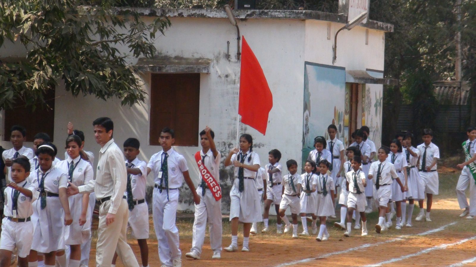 Students march to welcome Murli at CCIE Public School on 30.1.2013